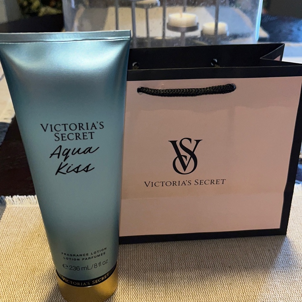 Victoria Secret aqua kiss lotion💋brand new